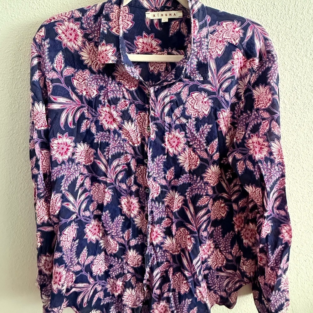 XiRENA Jesse Navy and Pink Floral Shirt - Medium